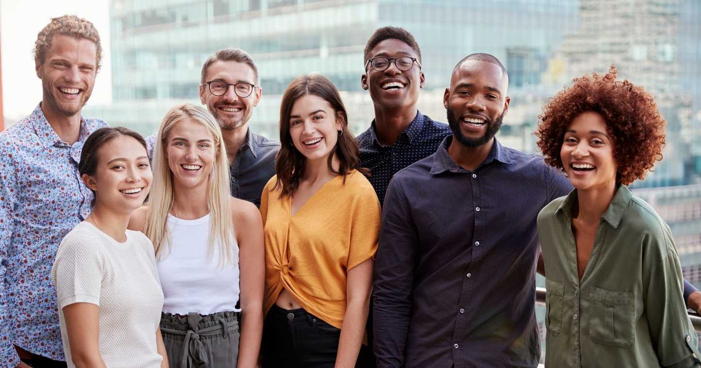groupe de personnes heureuses